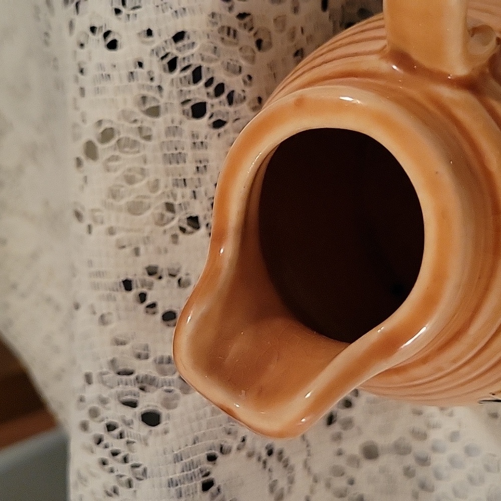 Vintage Bee Pot - Picture 3 of 7